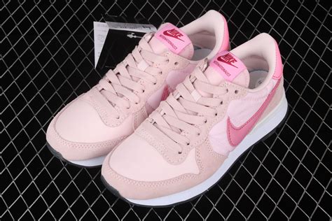 nike pink herren|famous pink Nike shoes.